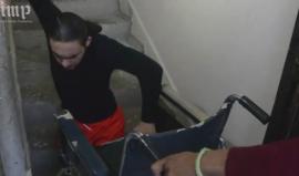 #شاهد الجريح الفلسطيني مصطفى المجايدة سكان مدينة خانيونس، جسم مشبوه سلب قدميه ويُطالب بمساعدته