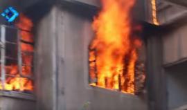 اللحظات الأولى لاستهداف حي المشهد بالقنابل الفوسفورية في #حلب 

وكالة ثقة