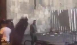 #شاهد من المواجهات التي اندلعت قرب باب الأسباط في #القدس المحتلة عقب الاعتداء على المصلين