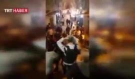 #شاهد  شرطة الاحتلال الإسرائيلي تعتقل تركيين اثنين بعد أدائهم الصلاة في المسجد الأقصى المبارك، اليوم.