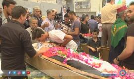 #شاهد | "زفيته عريس"، هكذا ودعت والدة الشهيد أحمد ردايدة ابنها خلال جنازة تشييعه بمدينة بيت لحم.

تقرير: أحمد حلايقة