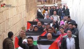 #شاهد مسيرة داخل حرم المسجد الإبراهيمي في الخليل ورفع العلم الفلسطيني لأول مرة منذ 20 عاما . 
تصوير ابو عماد جابر