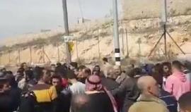 #شاهد | مسيرة للمطالبة بتسليم جثمان الشهيد باسل الأعرج المحتجز لدى سلطات الاحتلال في قرية الولجة غرب بيت لحم