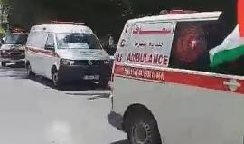 مسيرة لمسيارات الإسعاف على دوار نابلس تضامنا مع الاسرى المضربين عن الطعام منذ 17 يوما .