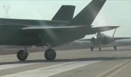 #فيديو الاحتلال يعلن دخول طائرات الشبح F-35 للخدمة العملياتية

يشار الى أن عدد الطائرات من هذا السرب التي وصلت الى كيان الاحتلال على فترات بلغ 9 طائرات