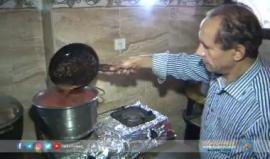 شيف "مصري" يدير مطعما لبيع "الكشري" في #غزة ..