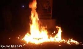 سقطت في قرية النبي صالح برام الله.. شبان فلسطينيون يحرقون طائرة تصوير اسرائيلية  

تصوير: خالد الريماوي