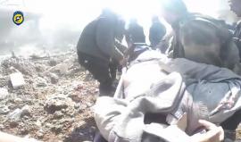 ما يزيد عن 10 غارات جوية شنها الطيران الحربي على مدن وبلدات ريف #حمص الشمالي، ما أدى إلى سقوط 15 جريحاً بينهم نساء وأطفال في مدينة #الرستن.

(الدفاع المدني السوري)