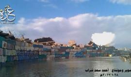 إنـكسـار الأمـواج في ميناء غـزة أمس تصوير: أحمد سعد شراب