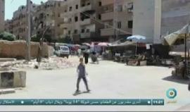 #شاهد أهالي #مخيم_اليرموك المحاصر يعانون من تردي أوضاعهم الإنسانية نتيجة غياب المواد الغذائية من الأسواق بفعل استمرار الإشتباكات وإغلاق مداخل المخيم.