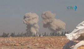 الطيران الحربي يقصف بالصواريخ المظلية جبهات #جيش_الفتح غربي #حلب 
شبكة بلدي