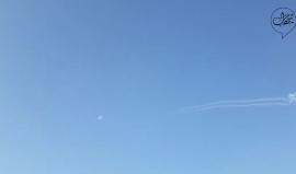 #فيديو المقاومة الفلسطينية تطلق صاروخين من غزة صوب الأراضي المحتلة