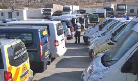 #فيديو منظمات وهيئات طبية تدخل سيارات إسعاف إلى سوريا عبر معبر باب الهوى الحدودي لتوزيعها على المشافي والنقاط الطبية في مناطق المعارضة