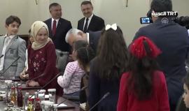 رئيس الوزراء التركي بن علي يلدريم يسلم مجلس الوزراء للاطفال لمدة يوم واحد بمناسبة عيد الطفل والسيادة الوطنية