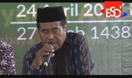 فاجأه الموت وهو يتلو القرآن على الهواء فأبى أن يتوقف !
#شاهد وفاة أشهر مقرئ بإندونيسيا