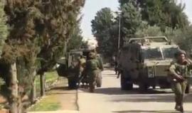 #فيديو قوات الاحتلال تعتقل شاب فلسطيني عقب اقتحامها جامعة فلسطين التقنية فرع العروب