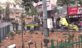 #شاهد
 جانب من اقتحام قوات الاحتلال منطقة باب الزاوية في #الخليل.
تصوير: رائد أبو رميلة.