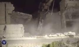 #شاهد لحظة هدم جرافات الاحتلال منزل الأسير الفلسطيني بلال أبو زيد كميل في قباطية قضاء جنين فجر اليوم