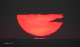 #شاهد الغروب قبل قليل من على ساحل مدينة غزة . 
تصوير شادي سلفيتي