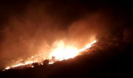 #شاهد .. وصول النيران إلى قرية جيبيا شمال رام الله