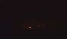 احتراق مستودعات معامل الدفاع التابعة لنظام الأسد في ريف #حلب الجنوبي قبل قليل
تصوير: محمود أبو الشيخ