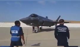 #شاهد: جيش الاحتلال يستلم 3 طائرات من طراز شبح (F-35) من الولايات المتحدة الأمريكية ليرتفع العدد الكلي لديه الى 5