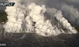 #شاهد سحب بخارية عملاقة تغطي سماء هاواي الأمريكية سببتها الغازات المنبعثة من الحمم البركانية