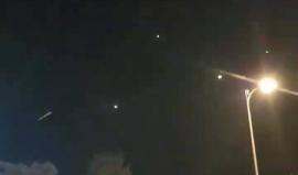 #شاهد
صواريخ القبة الحديدية تحاول إسقاط أحد صواريخ المقاومة التي أطلقت من قطاع #غزة