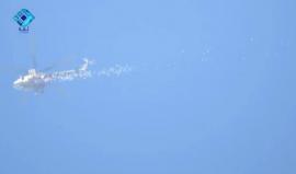 الطائرات المروحية التابعة للنظام السوري تلقي مناشير فوق أحياء #حلب المحاصرة 
وكالة ثقة