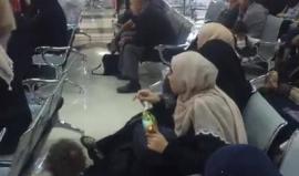 #بث_مباشر 
صالة المغادرة داخل معبر رفح البري جنوب قطاع غزة في اليوم الثالث لفتحة . 
تصوير مراسلنا عبد الرحمن الكحلوت