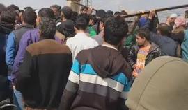 #شاهد وصول الدفعة الثانية من مُهجري حي الوعر إلى قرية زوغرة بريف حلب الشرقي

تصوير: مركز حلب الاعلامي