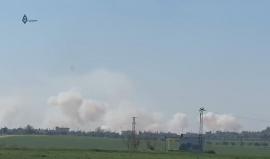 قوات النظام السوري تقصف براجمات الصواريخ مدينة اللطامنة بريف حماة قبل قليل .