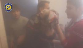 #شاهد إخلاء الأطفال من مكان سقوط قذيفة مدفعية استهدفت الأحياء السكنية في #دومـا بريف دمشق.