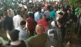 #شاهد قمع قوات السلطة للمتظاهرين على دوار المنارة برام الله المطالبين بإسقاط العقوبات عن قطاع غزة . 
#ارفعوا_العقوبات