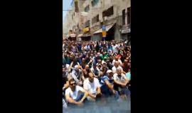 #شاهد #مباشر هتافات المصلين بعد أن منعتهم قوات الاحتلال من الاقتراب من المسجد الأقصى المبارك . 
#جمعة_الأقصى