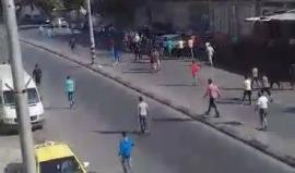 #شاهد .. ماذا هتف الشبان خلال ملاحقتهم قوات السلطة التي انسحبت من مخيم بلاطة في نابلس عقب اشتباكات مسلحة على خلفية اقتحامها للمخيم بحجة اعتقال مطلوبين لها .