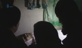 #شاهد .. مقطع مؤثر لوداع الام والاب لابنهم الشهيد في الرستن شمال #خمص ورسالة من أب الشهيد لـ #حلب