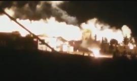 قرى وبلدات #حمص السورية تحترق تحت القصف بقنابل النابالم الحارق الليلة الماضية