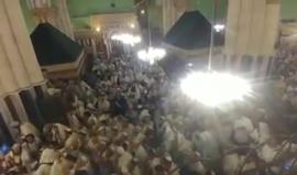 فيديو من اقتحام المستوطنين الصهاينة الحرم الابراهيمي في الخليل فجر اليوم وأداء طقوس تلمودية