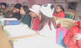 #سوريا .. ابتكار عدة طرق لجذب الأطفال للمدارس بعد عزوفهم عنها بسبب القصف الجوي المكثف .