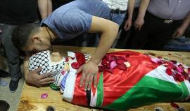 المئات يشيعون جثمان الشهيد غزال بعد احتجاز جثمانه لأكثر من 20 يوماً 
تقرير: أمون الشيخ