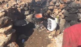 جانب من معاناة النازحين في المخيمات على الحدود السورية التركية