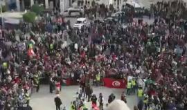 #شاهد .. التونسيون في منطقة باب الديوان في صفاقس قبل قليل والاستعدادات للمظاهرة الكبيرة وفاء لروح الشهيد التونسي #محمد_الزواري القائد في كتائب القسام . 
#طيار_حماس