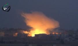 الطيران الحربي الروسي يستهدف أحياء مدينة حريتان بريف حلب الشمالي بالقنابل الفسفورية