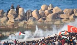 #شاهد اعتداءات قوات الاحتلال على المسير البحري السابع أمس لكسر الحصار شمال قطاع غزة . 
تصوير شادي سلفيتي