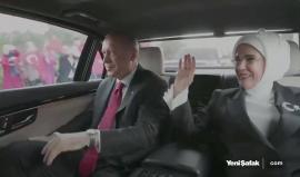 #شاهد أردوغان داخل سيارته الرئاسية خلال توجهه أمس لحفل تنصيبه رئيساً لتركيا وفق النظام الجديد