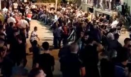 #شاهد #مباشر تجمع الأهالي في أم الفحم بانتظار البدء بنشييع الشهداء الثلاثة من عائلة جبارين منفذي عملية القدس