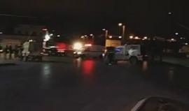 #عاجل .. قوات الاحتلال تقتحم محطة الهدى للمحروقات عند المدخل الشمالي لمدينة البيرة في أعقاب إصابة 3 جنود في عملية إطلاق نار نفذها الضابط في الشرطة الفلسطينية محمد تركماني الذي استشهد برصاص قوات الاحتلال .

تصوير علي دار علي