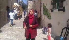 #شاهد .. مستوطنون صهاينة يحطمون ويخرجون أثاث منزل المواطن مازن قرش في البلدة القديمة بالقدس المحتلة عصر اليوم الجمعة بعد الإستيلاء على المنزل بالقوة  . 

تصوير رجائي الخطيب