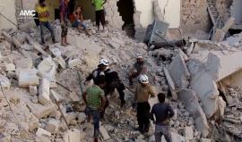 #شاهد .. الدمار الذي خلفته غارة جويّة بصاروخ ارتجاجي استهدفت حي القاطرجي اليوم الجمعة في #حلب مخلفا 5 شهداء وعدد من الجرحى.

مركز حلب الإعلامي